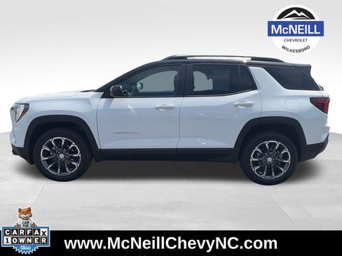 Used 2025 GMC Terrain Elevation w/ Elevation Premium Package AWD/4WD image 5