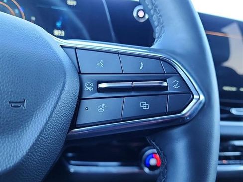 Used 2025 Chevrolet Equinox LT w/ Convenience Package II image 22