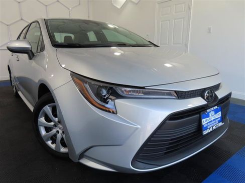 Used 2026 Toyota Corolla LE FWD image 2
