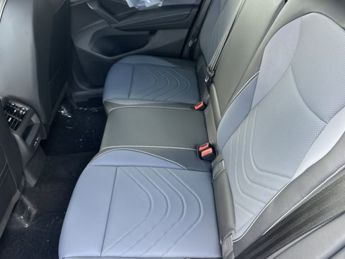 New 2026 Volkswagen Tiguan SE image 13