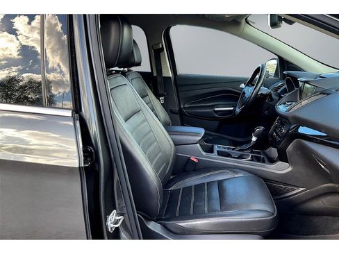 Used 2017 Ford Escape Titanium AWD/4WD image 28