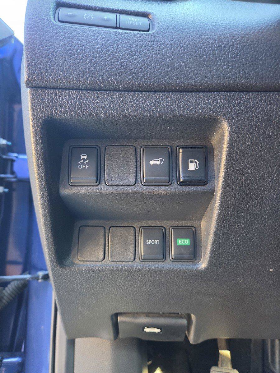 Used 2018 Nissan Rogue SV FWD image 13