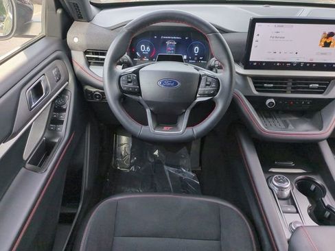 Used 2025 Ford Explorer ST AWD/4WD image 17