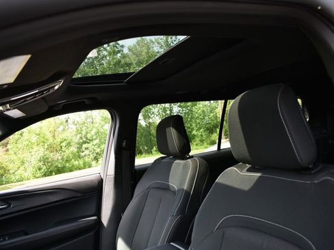 Used 2025 Jeep Grand Cherokee L Laredo w/ Luxury Tech Group I AWD/4WD image 11