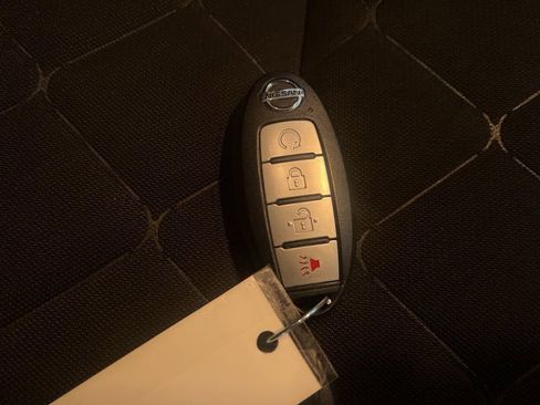 Used 2018 Nissan Kicks SV image 24