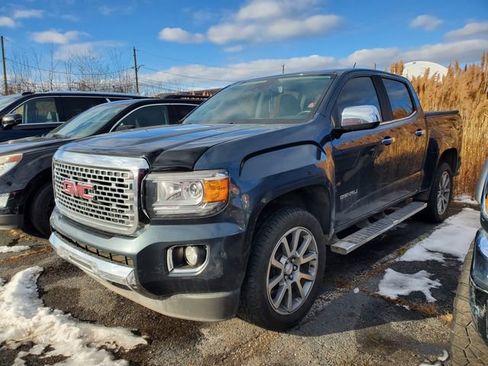 Used 2019 GMC Canyon Denali image 2