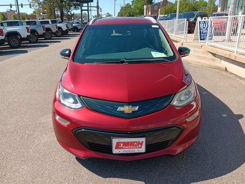 Used 2019 Chevrolet Bolt Premier w/ Infotainment Package FWD image 8