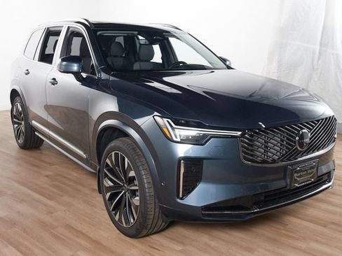 Used 2025 Volvo XC90 B6 Plus w/ Protection Package Premier AWD/4WD image 3