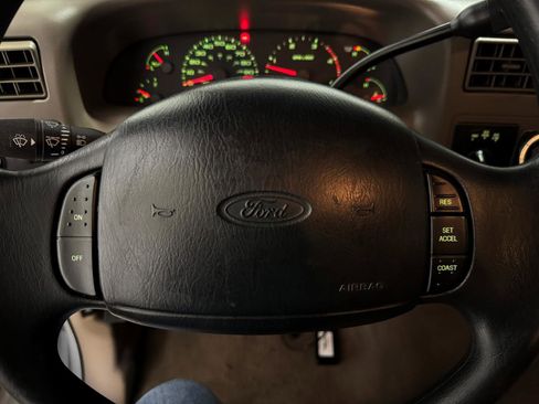 Used 2002 Ford F350 XLT image 12