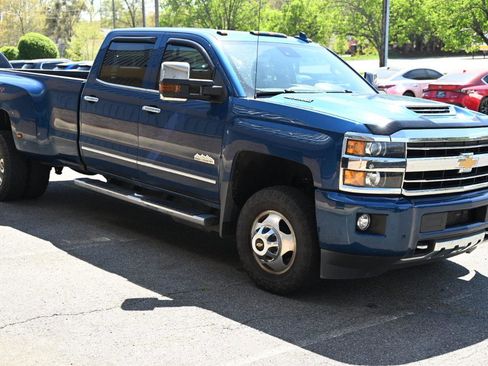 Used 2019 Chevrolet Silverado 3500 High Country w/ Duramax Plus Package image 5