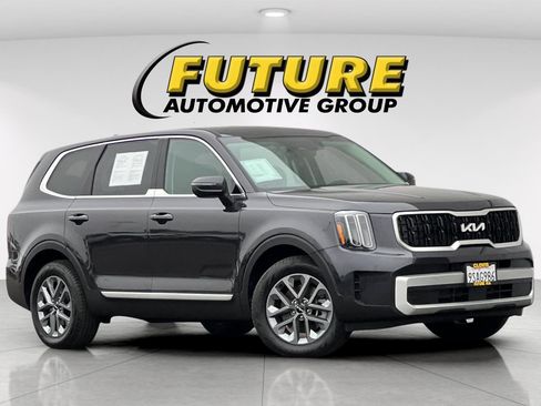 Certified 2025 Kia Telluride LX image 1