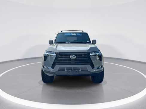 Used 2024 Lexus GX 550 w/ Cold Area Package AWD/4WD image 3