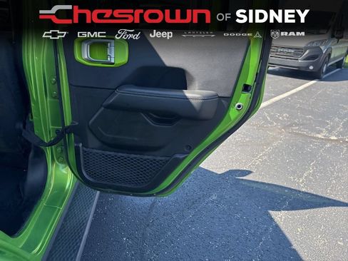 Used 2019 Jeep Wrangler Unlimited Sahara w/ Uconnect 4C Nav & Sound Group AWD/4WD image 28