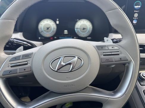 Used 2023 Hyundai Palisade Calligraphy image 16
