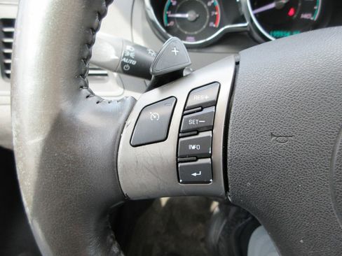 Used 2010 Chevrolet Malibu LTZ image 25