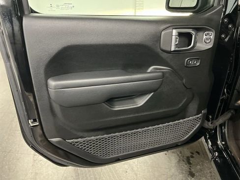 Used 2023 Jeep Gladiator Sport image 22