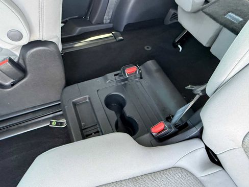 Certified 2022 Toyota Sienna LE FWD image 17