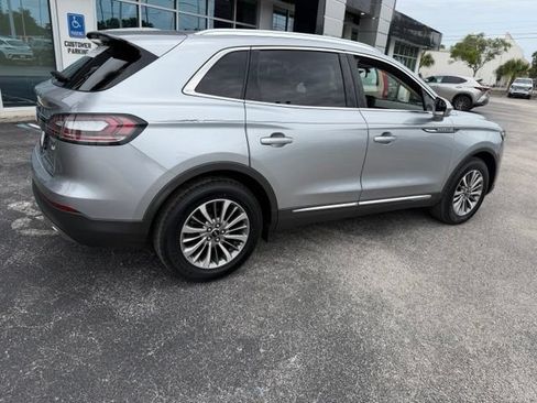 Certified 2022 Lincoln Nautilus FWD w/ Premium Package image 8