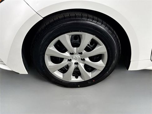 Certified 2023 Toyota Corolla LE image 4