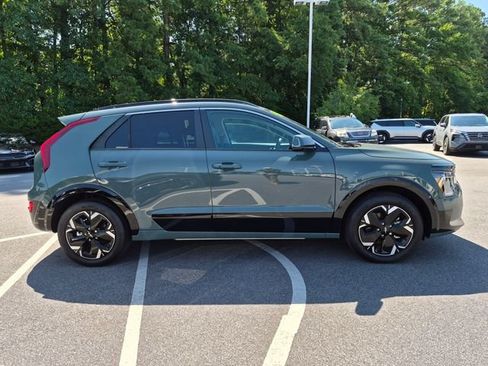 Used 2024 Kia Niro Wind FWD image 2
