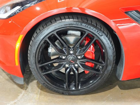 Used 2019 Chevrolet Corvette Stingray Coupe w/ Carbon Flash Badge Package RWD image 57