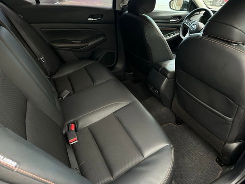 Used 2021 Nissan Altima 2.5 SR w/ SR Premium Package image 18