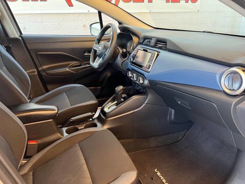 Used 2023 Nissan Versa SV image 7