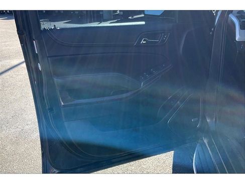 Used 2018 GMC Yukon XL SLT w/ Open Road Package image 24