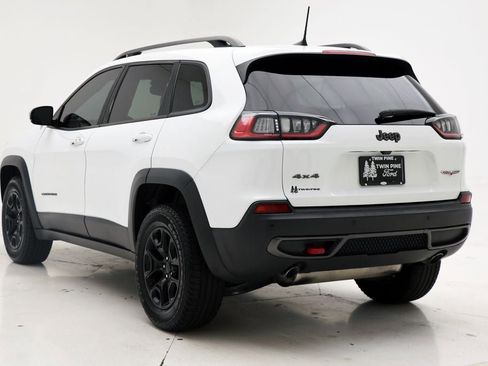 Used 2019 Jeep Cherokee Trailhawk w/ Cold Weather Group image 6