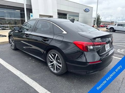 Used 2022 Honda Civic Touring image 12