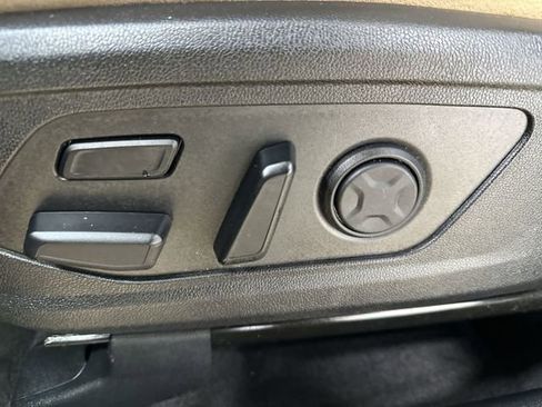 Certified 2025 Kia Sorento SX Prestige w/ Olive Brown Leather Package image 15