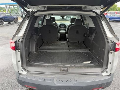 Used 2019 Chevrolet Traverse LT w/ LT Premium Package AWD/4WD image 11