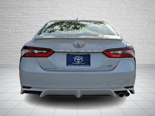 Used 2024 Toyota Camry SE FWD image 5