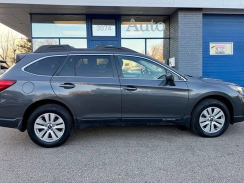 Used 2018 Subaru Outback 2.5i Premium AWD/4WD image 2