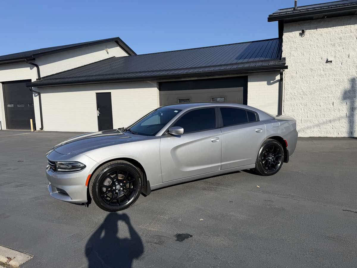 Used 2015 Dodge Charger SE w/ Popular Equipment Group AWD/4WD image 2