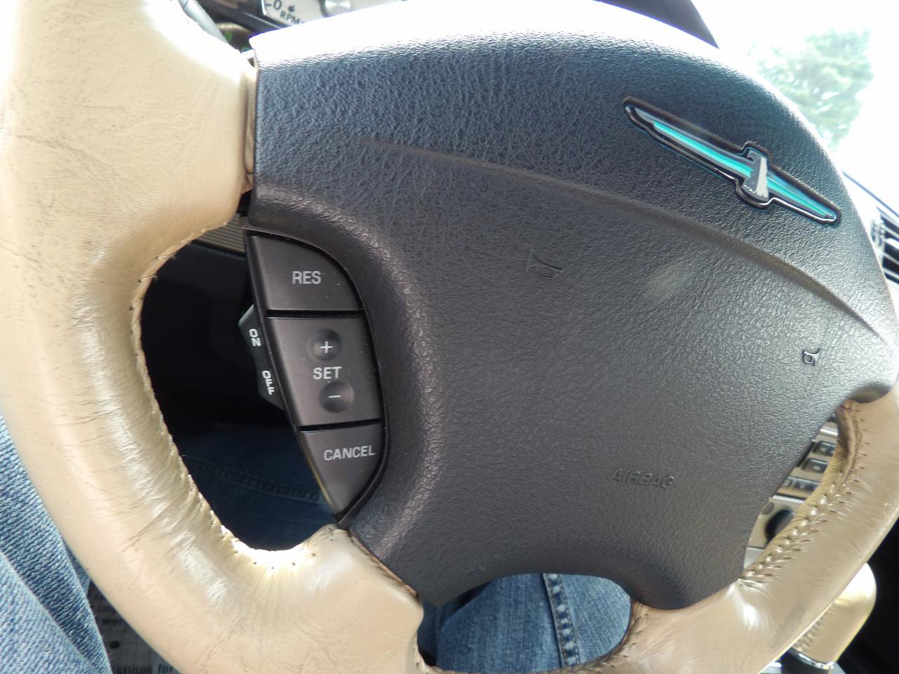 Used 2004 Ford Thunderbird RWD image 10