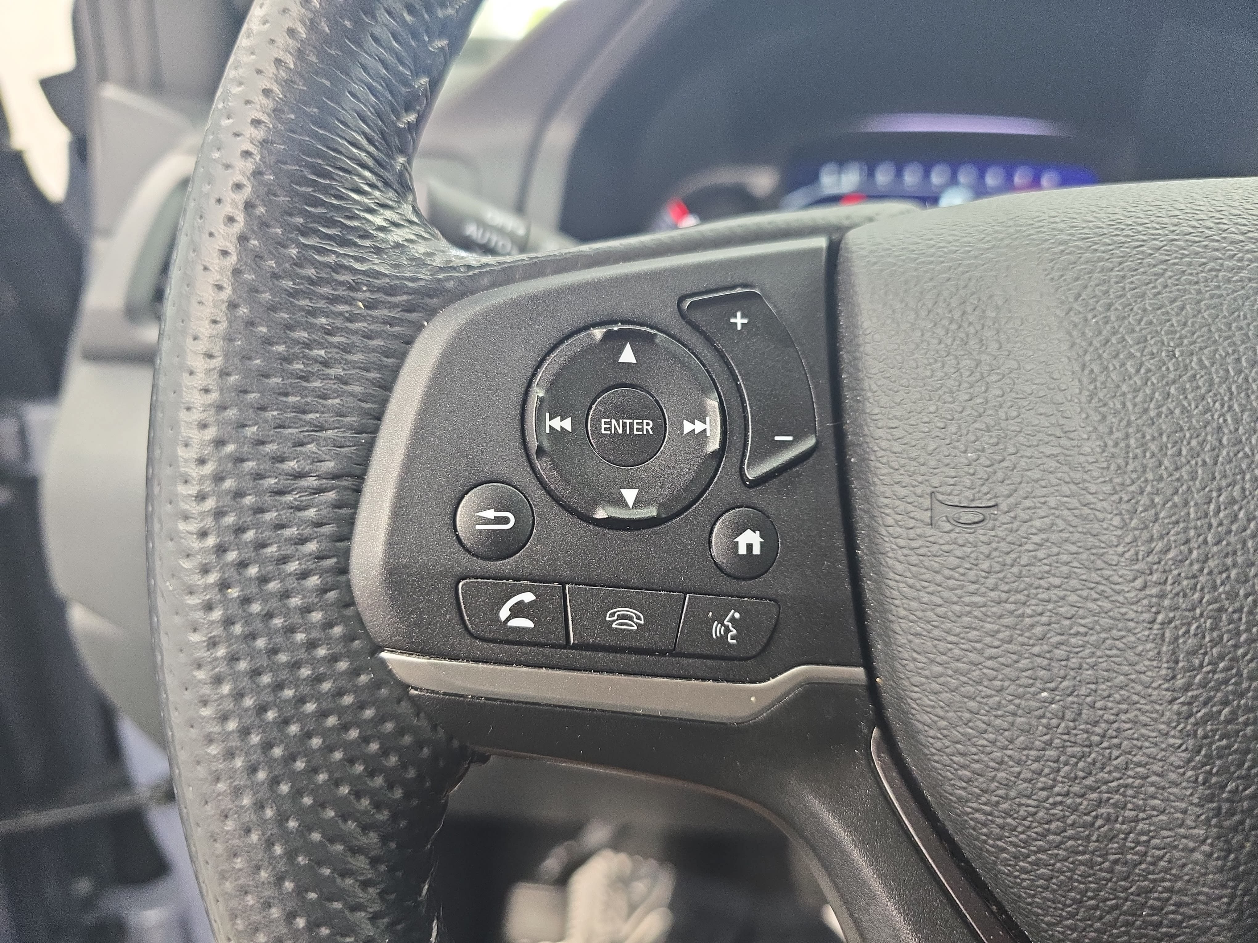 Used 2025 Honda Passport EX-L image 17