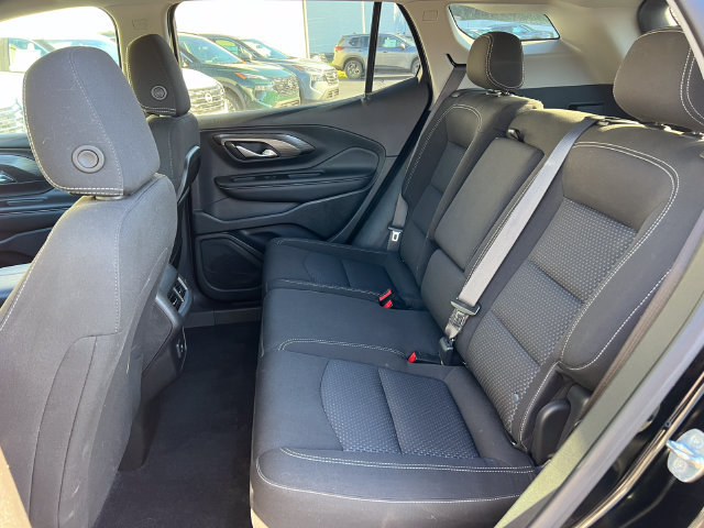 Used 2022 GMC Terrain SLE w/ Driver Convenience Package AWD/4WD image 4
