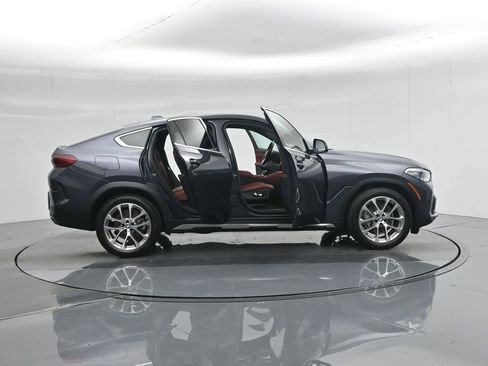 Used 2022 BMW X6 xDrive40i w/ Executive Package image 5