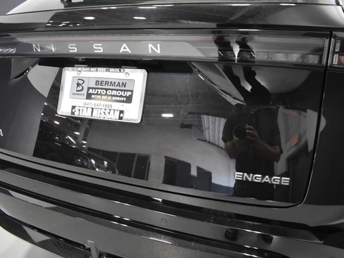 Used 2023 Nissan Ariya FWD image 12