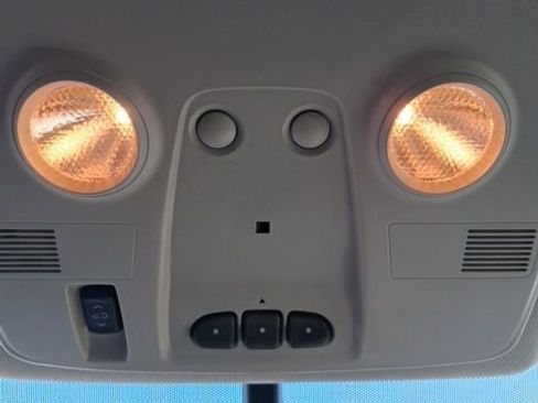 Used 2017 Chevrolet Traverse LT image 29