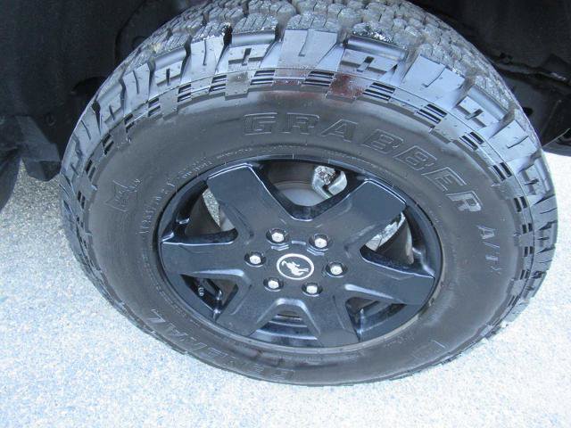 Certified 2025 Ford Bronco Outer Banks w/ Black Appearance Package AWD/4WD image 9