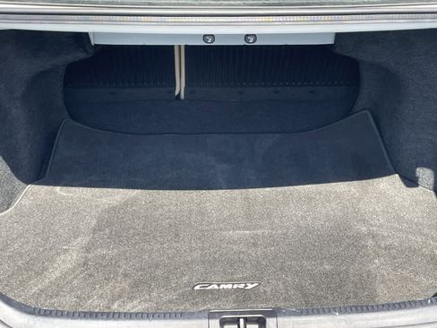 Used 2017 Toyota Camry LE FWD image 17