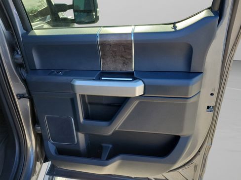 Certified 2022 Ford F350 Lariat w/ Black Appearance Package image 28