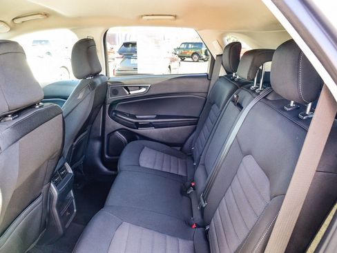 Used 2023 Ford Edge SE w/ Black Appearance Package image 17