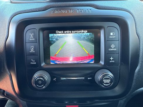 Used 2016 Jeep Renegade Latitude AWD/4WD image 24