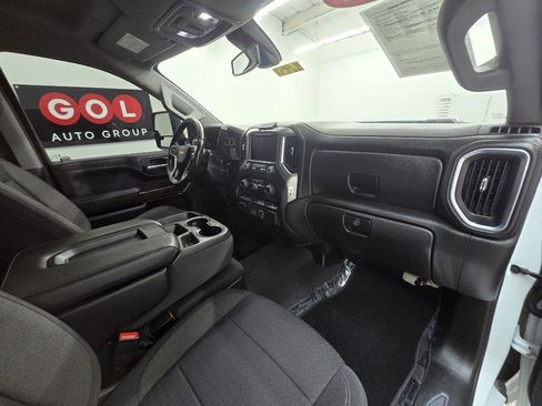 Used 2022 Chevrolet Silverado 2500 LT w/ Convenience Package image 17