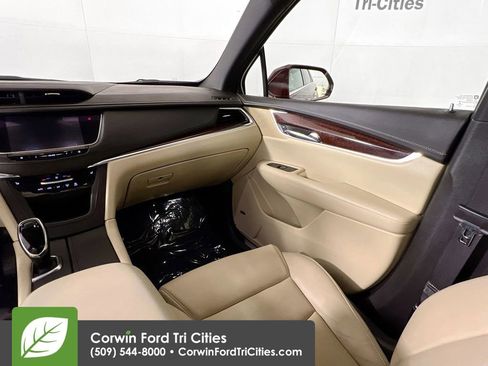 Used 2017 Cadillac XT5 Luxury w/ Driver Awareness Package FWD image 28