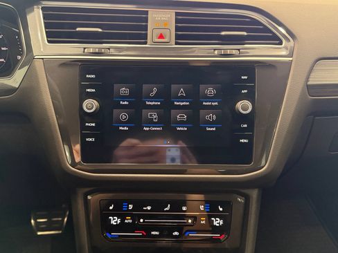 Used 2022 Volkswagen Tiguan SEL R-Line AWD/4WD image 15