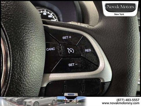 Used 2023 Jeep Renegade Latitude AWD/4WD image 21
